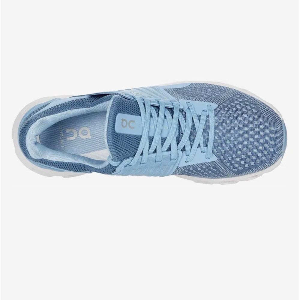 blue on clouds women’s size 8